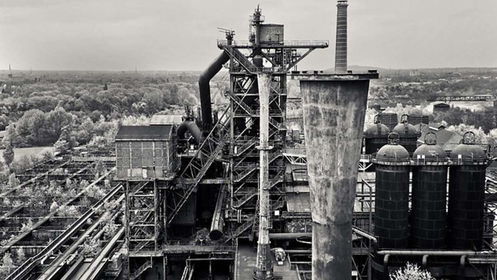 FROM STEEL TO PLASTICS - LAUNCHING A NEW ERA IN MANUFACTURING