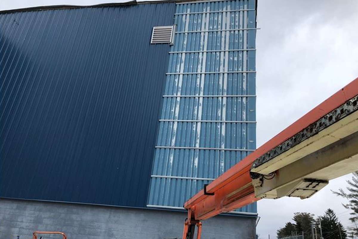 A FRESH LOOK FOR METAL BUILDINGS – BREEZECLAMP PROJECT
